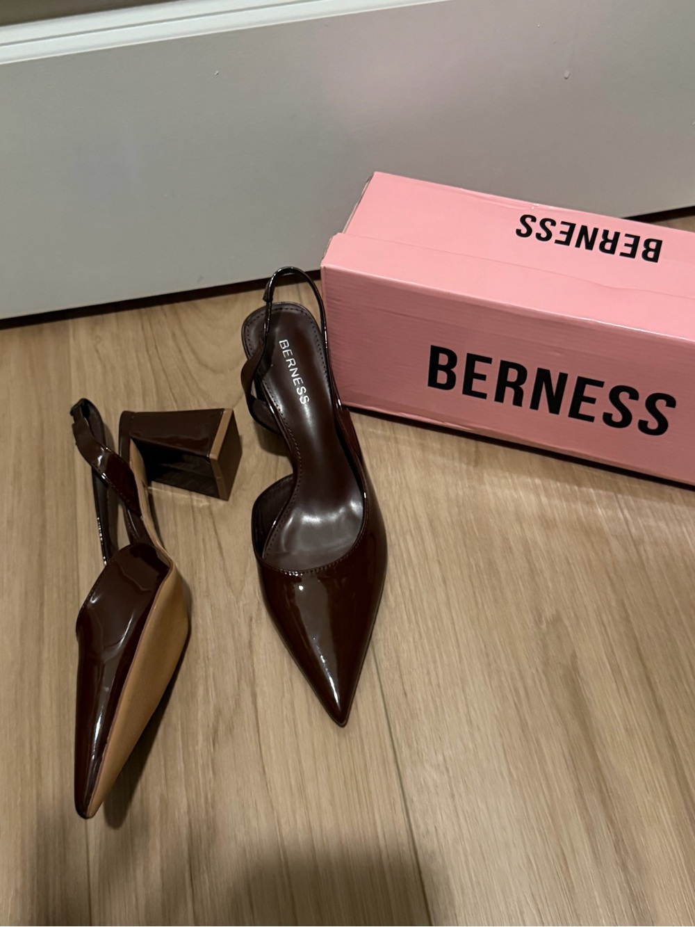 New in box- BERNESS Women’s Brown Patent Slingback Pointed Toe Heels
